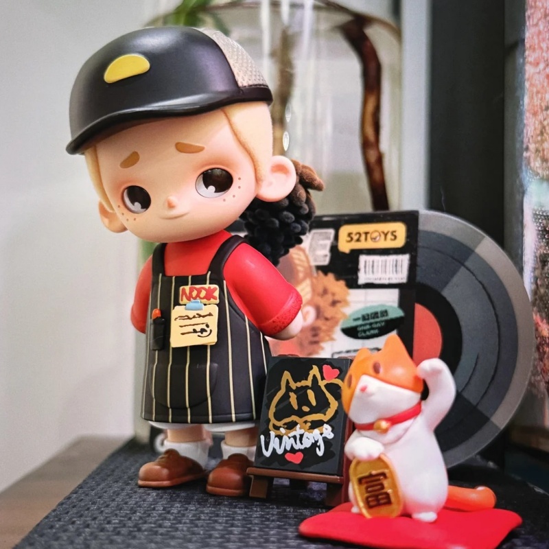 52toys Nook In Vintage Store S - Vintage Collectible Stores review and price